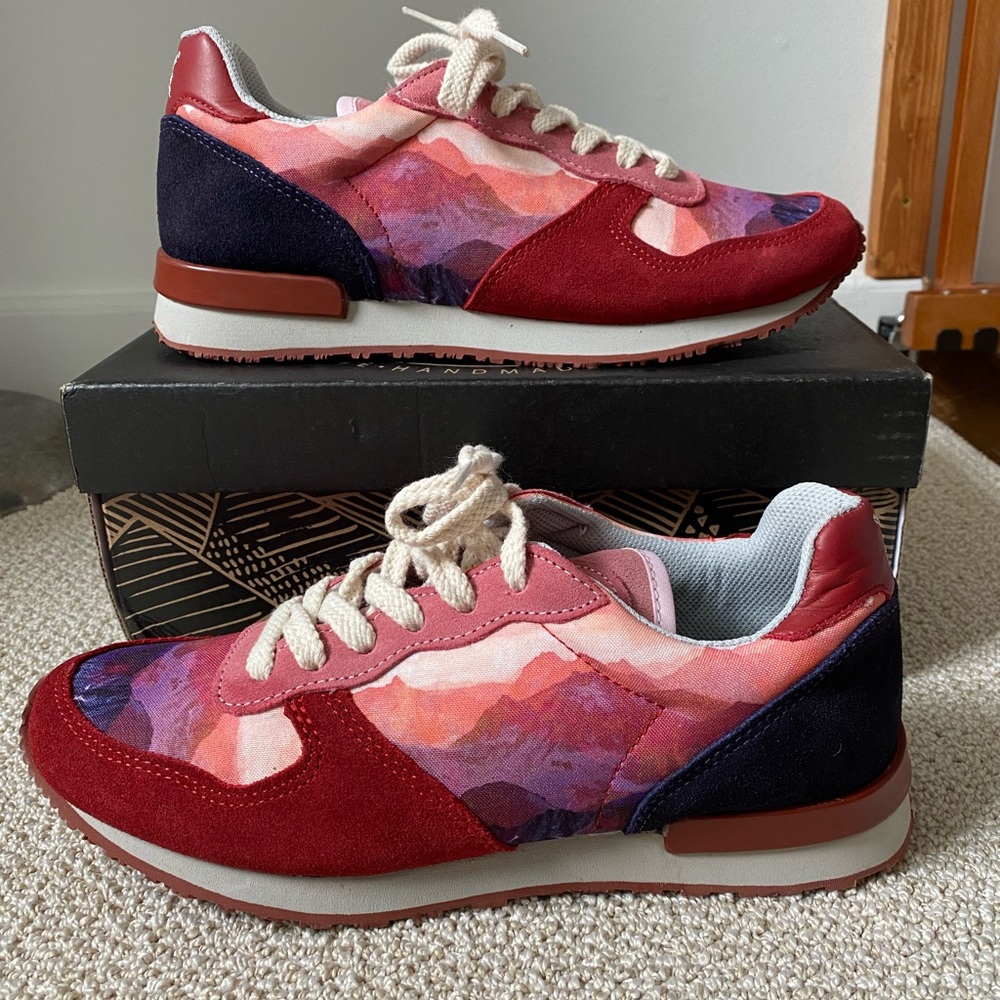 NEW Inakkas Andes Jogger Size 9